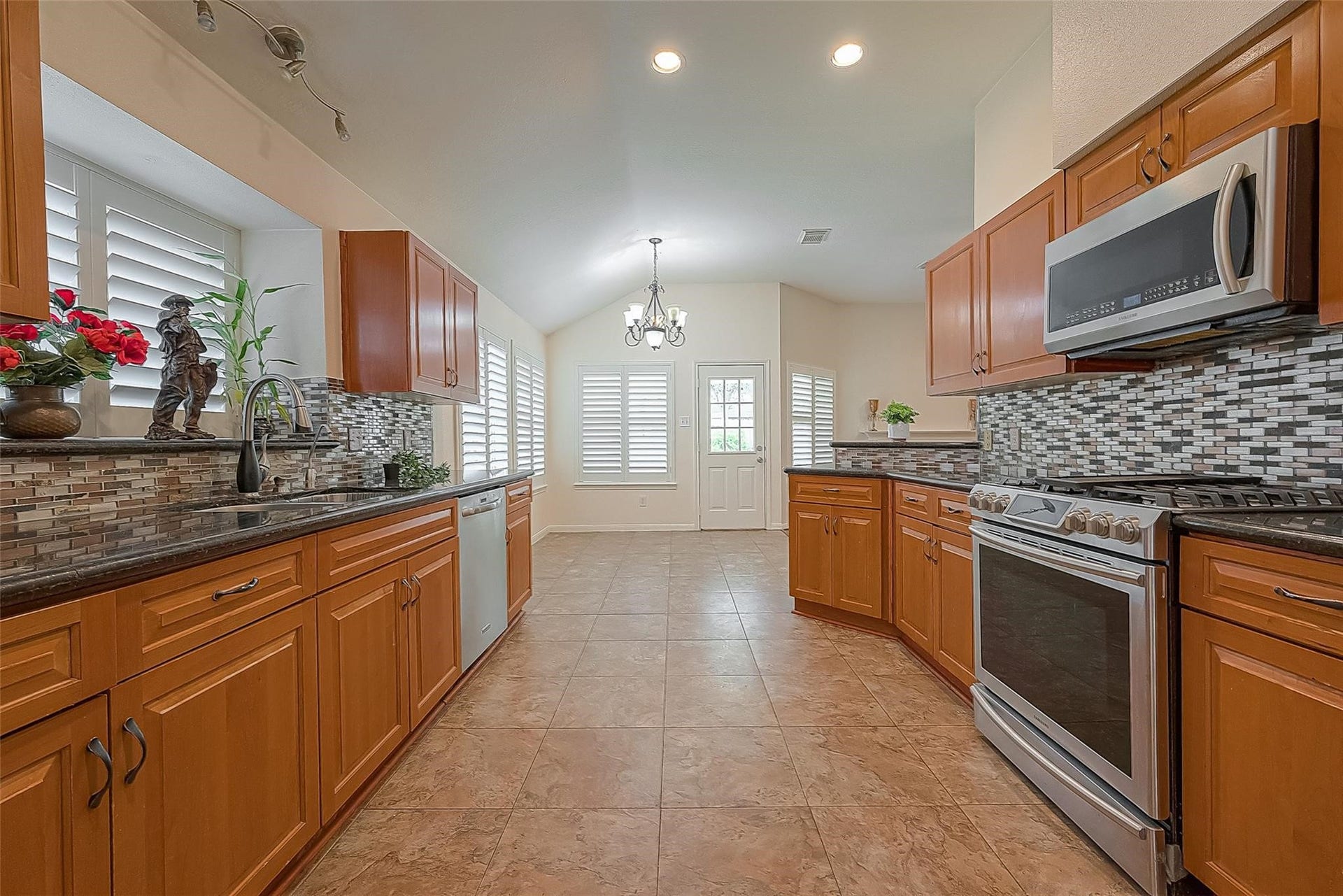 207 Rolling Plains Drive, Sugar Land, TX 77479 207 Rolling Plains Drive, Sugar Land, TX 77479
