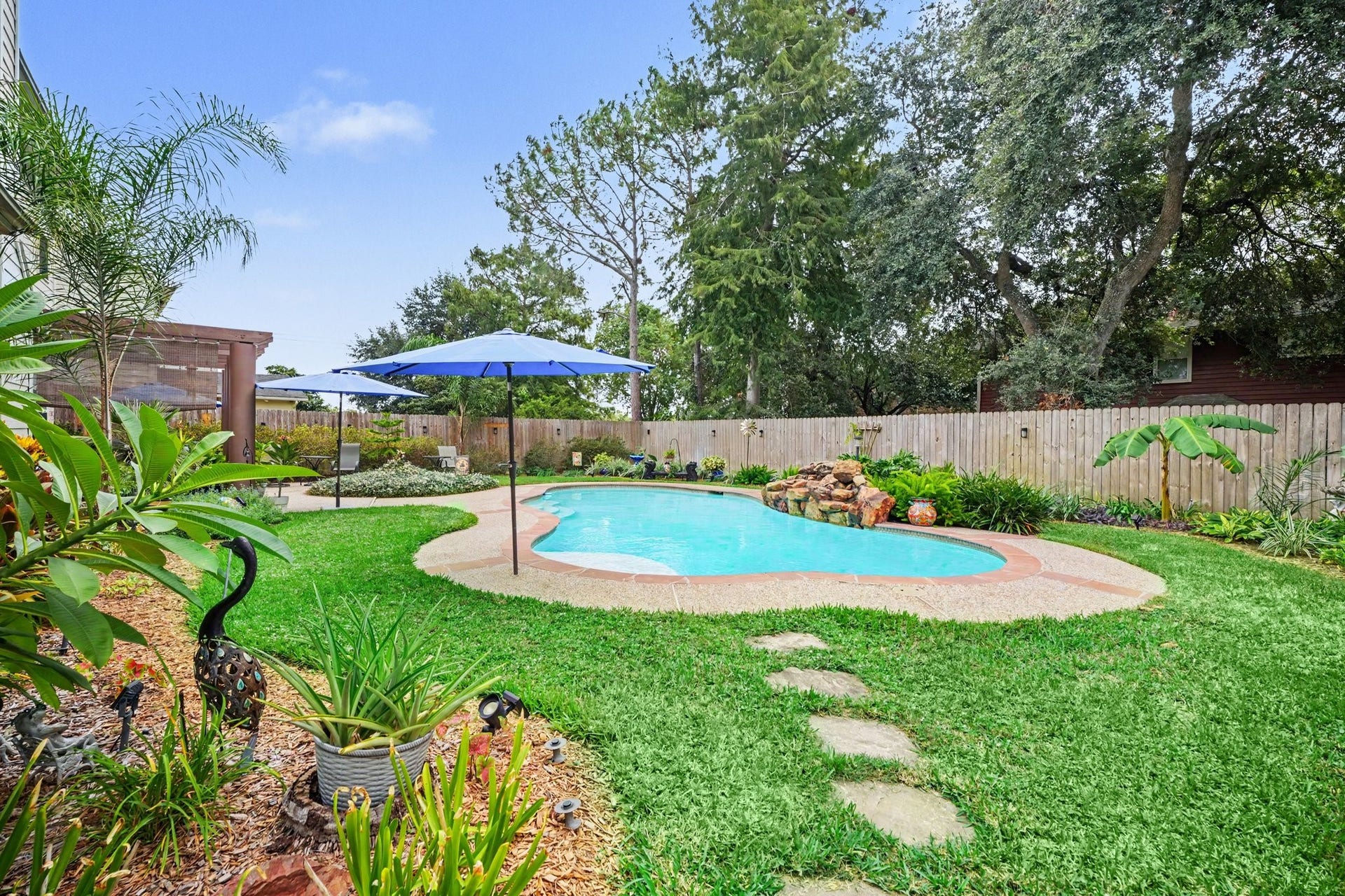 2123 Autumn Cove Drive, League City, TX 77573 2123 Autumn Cove Drive, League City, TX 77573