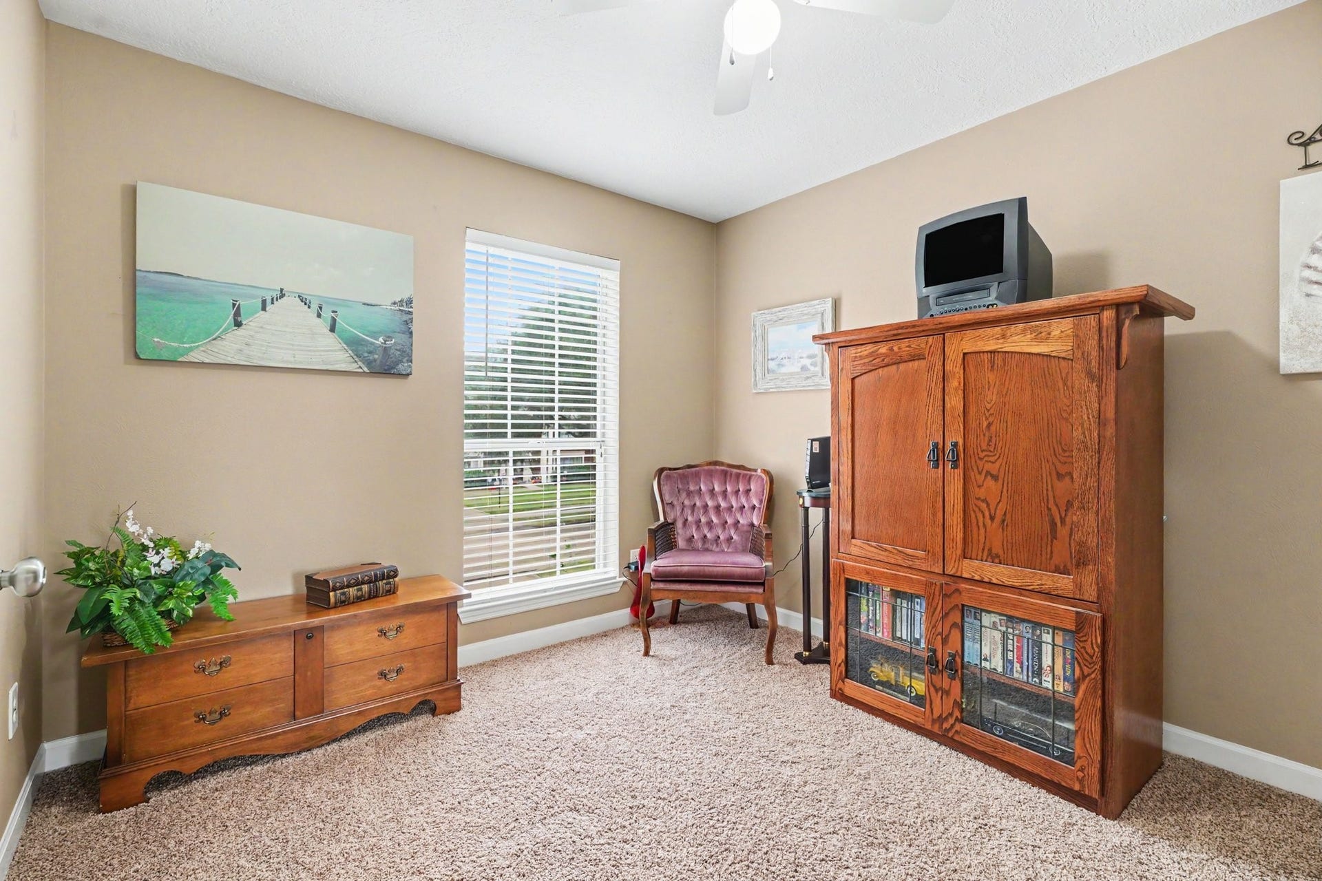 2123 Autumn Cove Drive, League City, TX 77573 Secondary bedroom upstairs