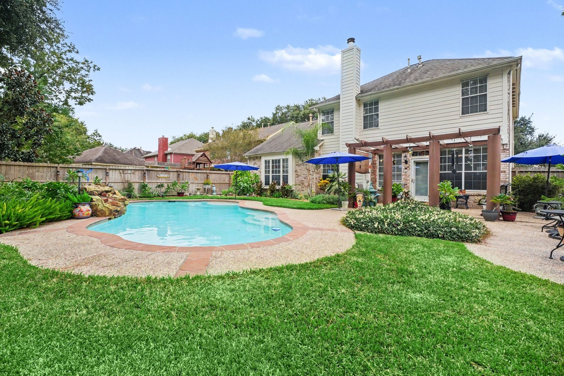 2123 Autumn Cove Drive, League City, TX 77573 2123 Autumn Cove Drive, League City, TX 77573