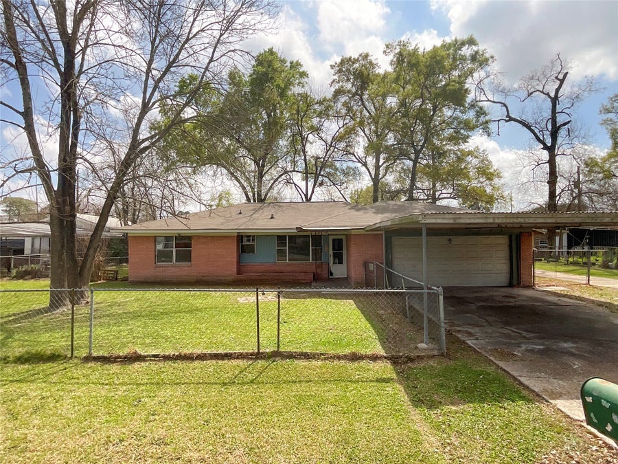 Property photo for 8902 Kentshire Drive, Houston, TX