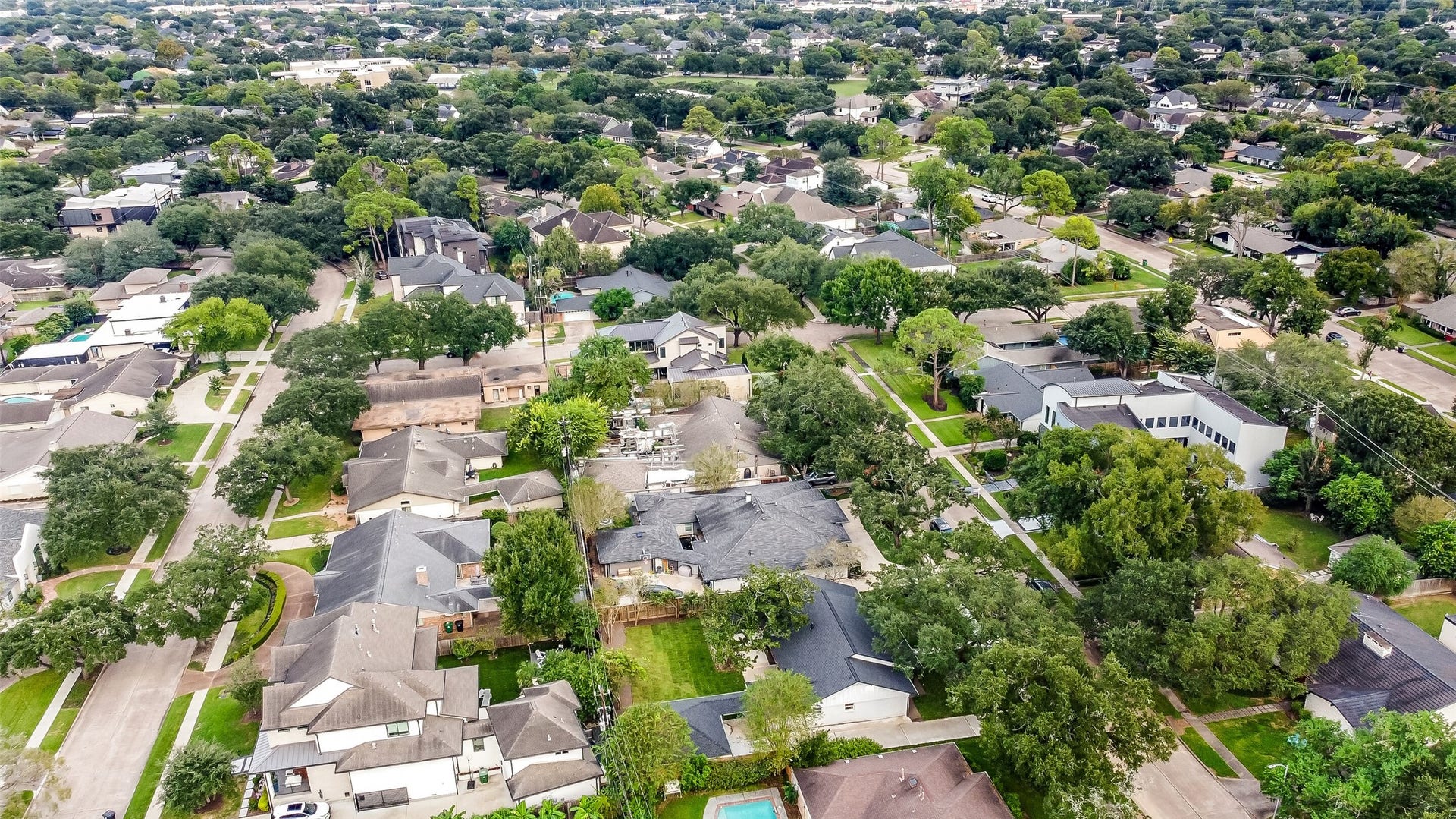 5318 Queensloch Drive, Houston, TX 77096 Ariel view of home.