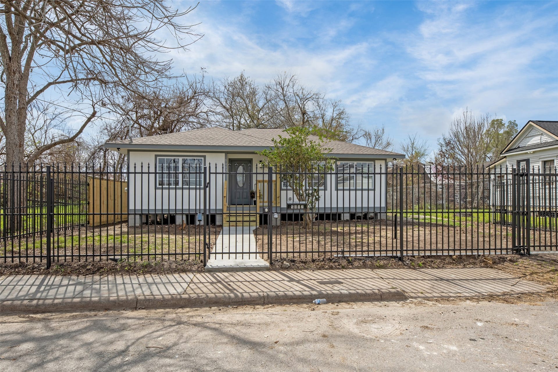 5002 Lelia Street, Houston, TX 77026 Welcome Home!