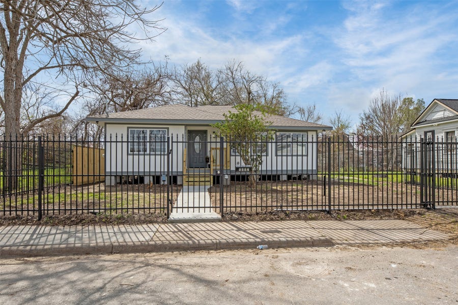 Property photo for 5002 Lelia Street, Houston, TX