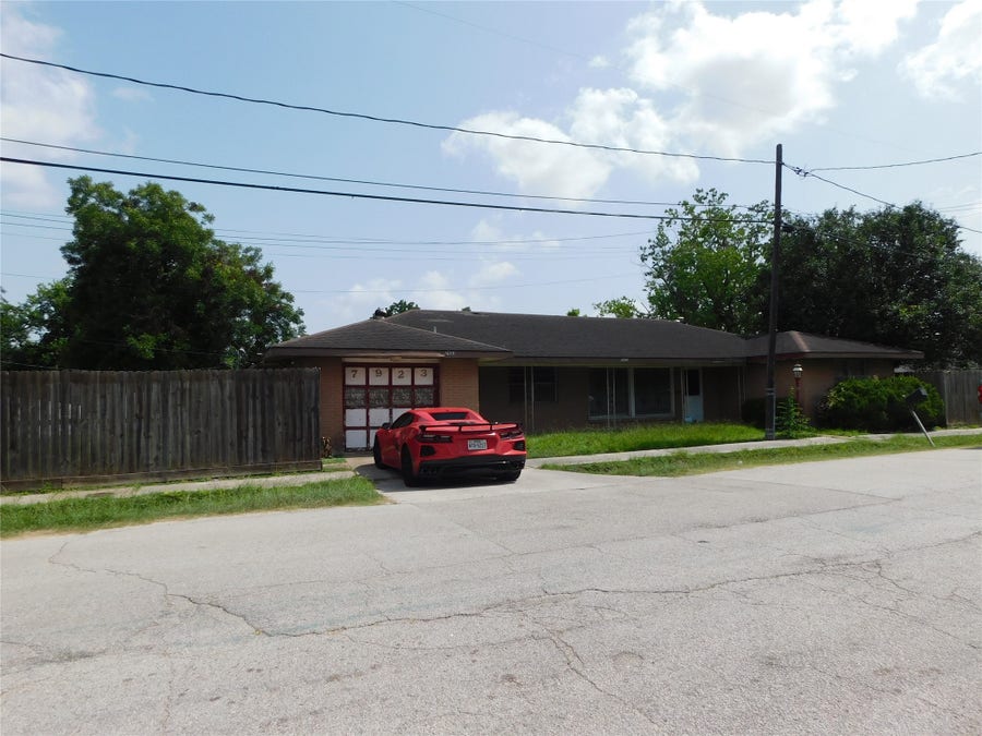 Property photo for 7923 Sunbury Street, Houston, TX