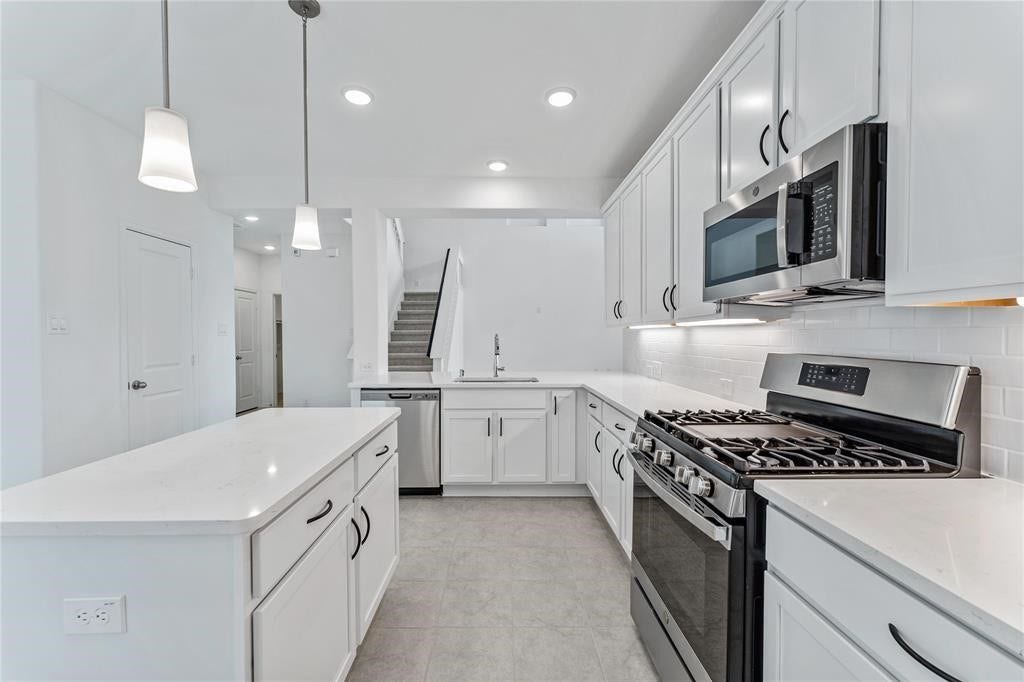 566 Long Beach Bay Drive, Katy, TX 77493 566 Long Beach Bay Drive, Katy, TX 77493