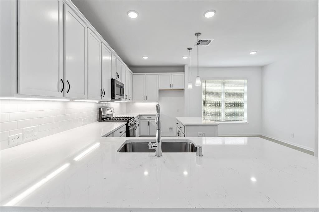 566 Long Beach Bay Drive, Katy, TX 77493 566 Long Beach Bay Drive, Katy, TX 77493