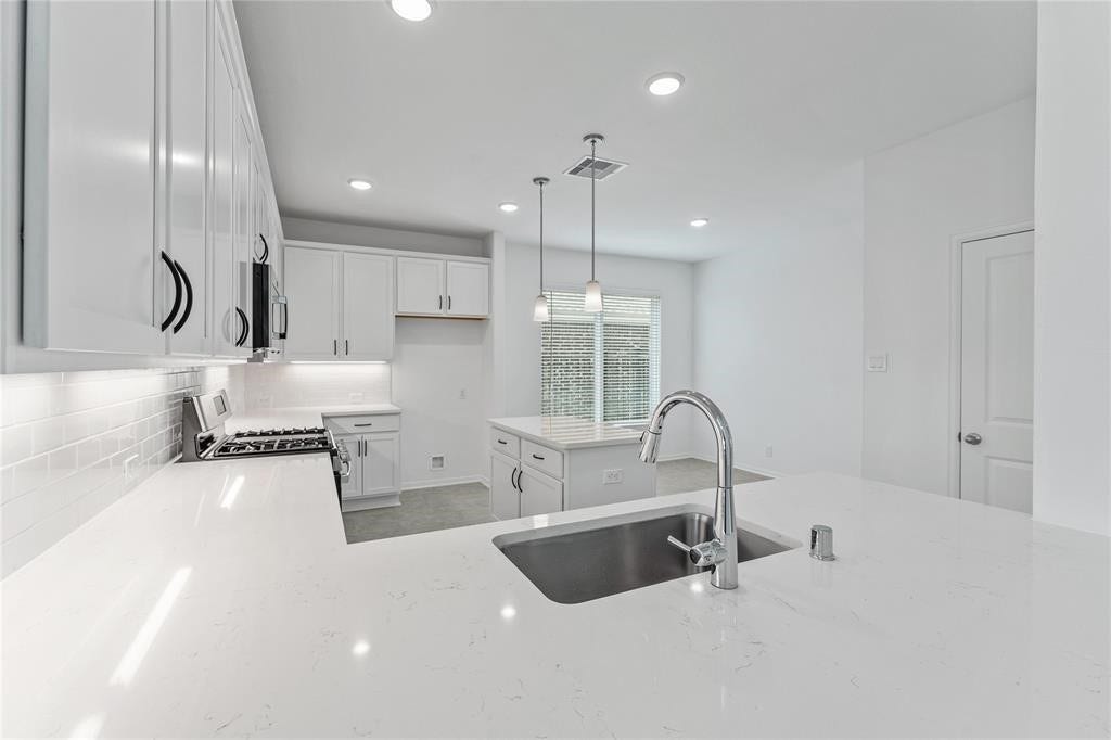 566 Long Beach Bay Drive, Katy, TX 77493 566 Long Beach Bay Drive, Katy, TX 77493