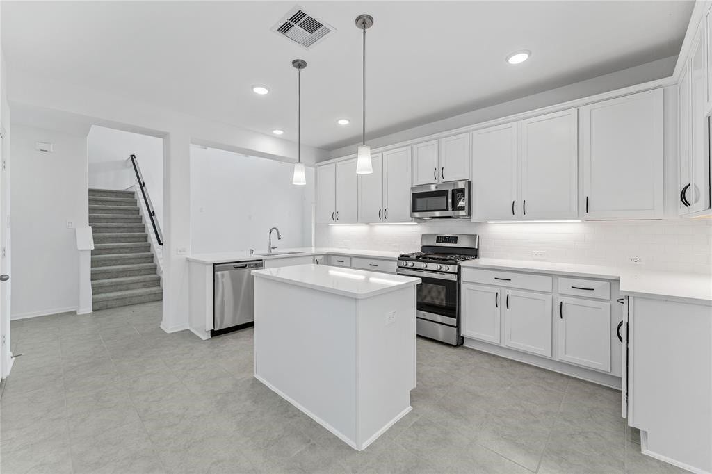 566 Long Beach Bay Drive, Katy, TX 77493 566 Long Beach Bay Drive, Katy, TX 77493
