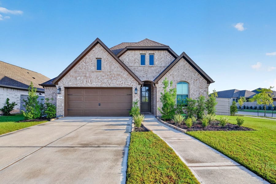 Property photo for 2419 Honeyberry Shrub Drive, Manvel, TX