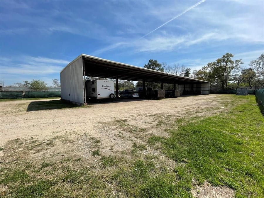 Property photo for 3502 Pinemont Drive, Houston, TX