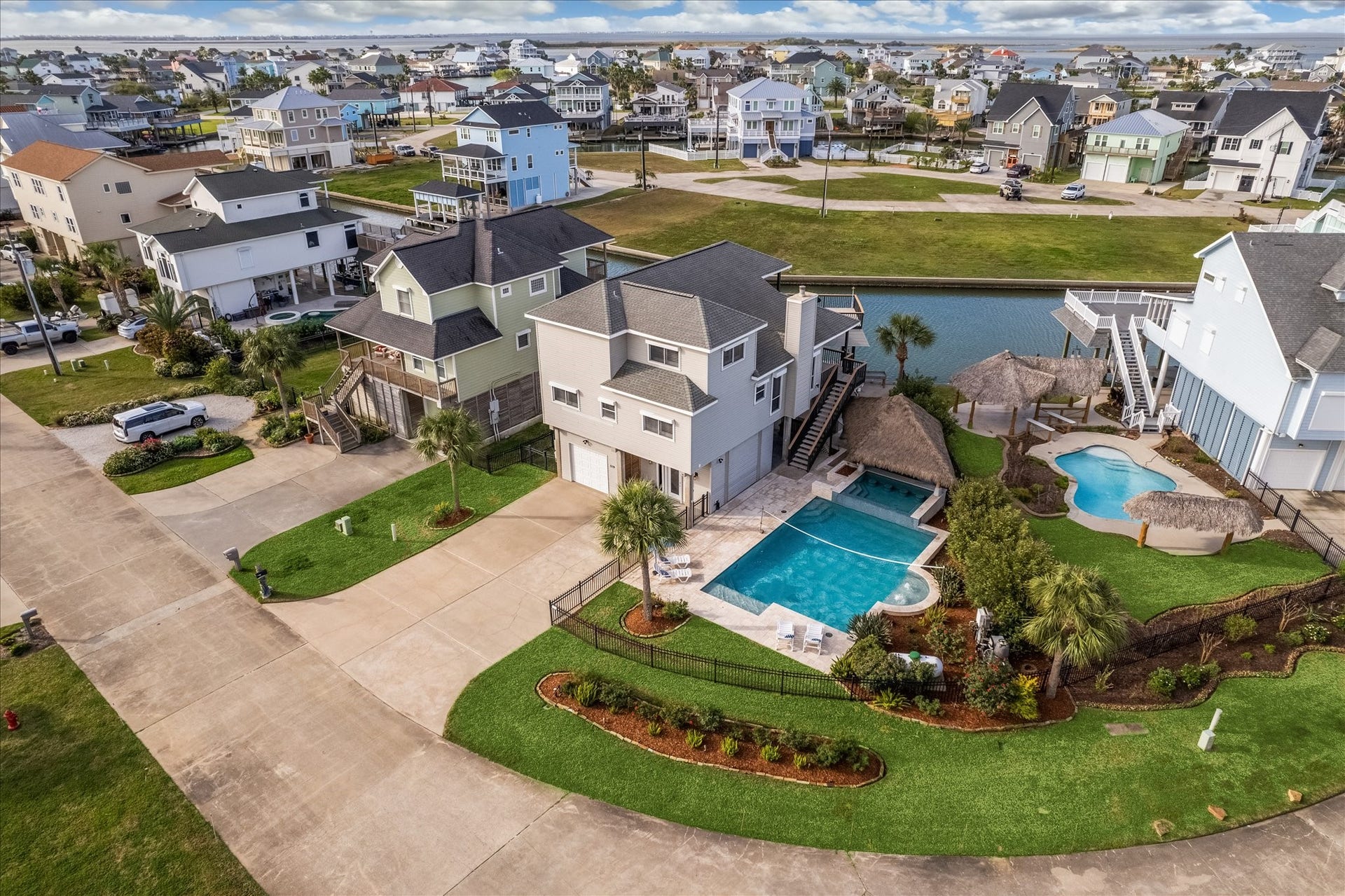 519 Westerly Drive, Tiki Island, TX 77554 Coastal living at its best !