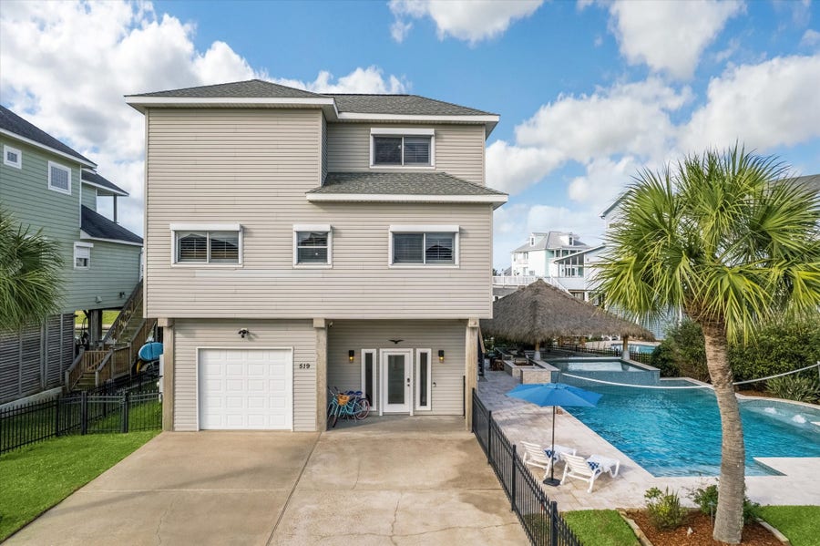 Property photo for 519 Westerly Drive, Tiki Island, TX