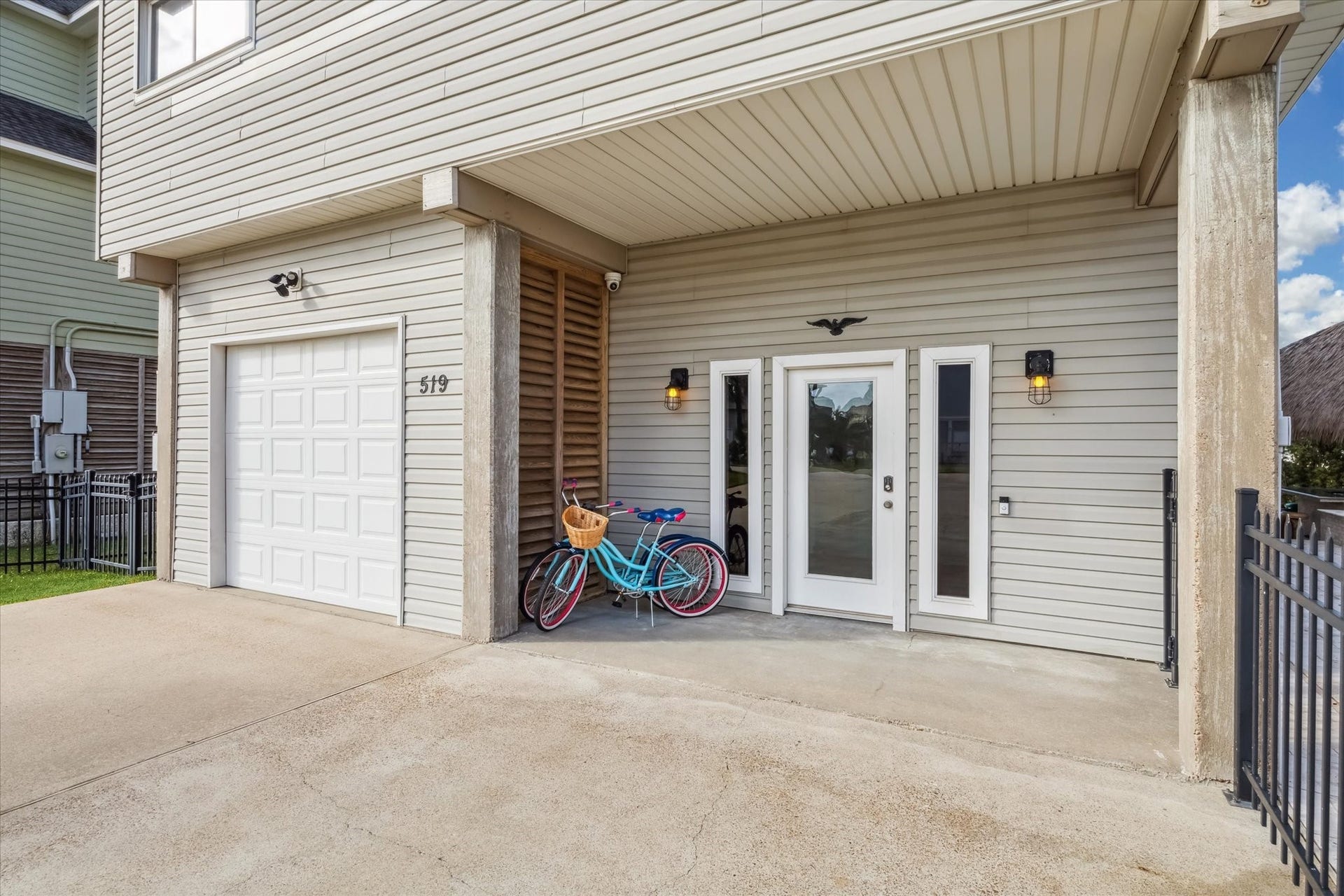 519 Westerly Drive, Tiki Island, TX 77554 Welcoming bottom level entry.