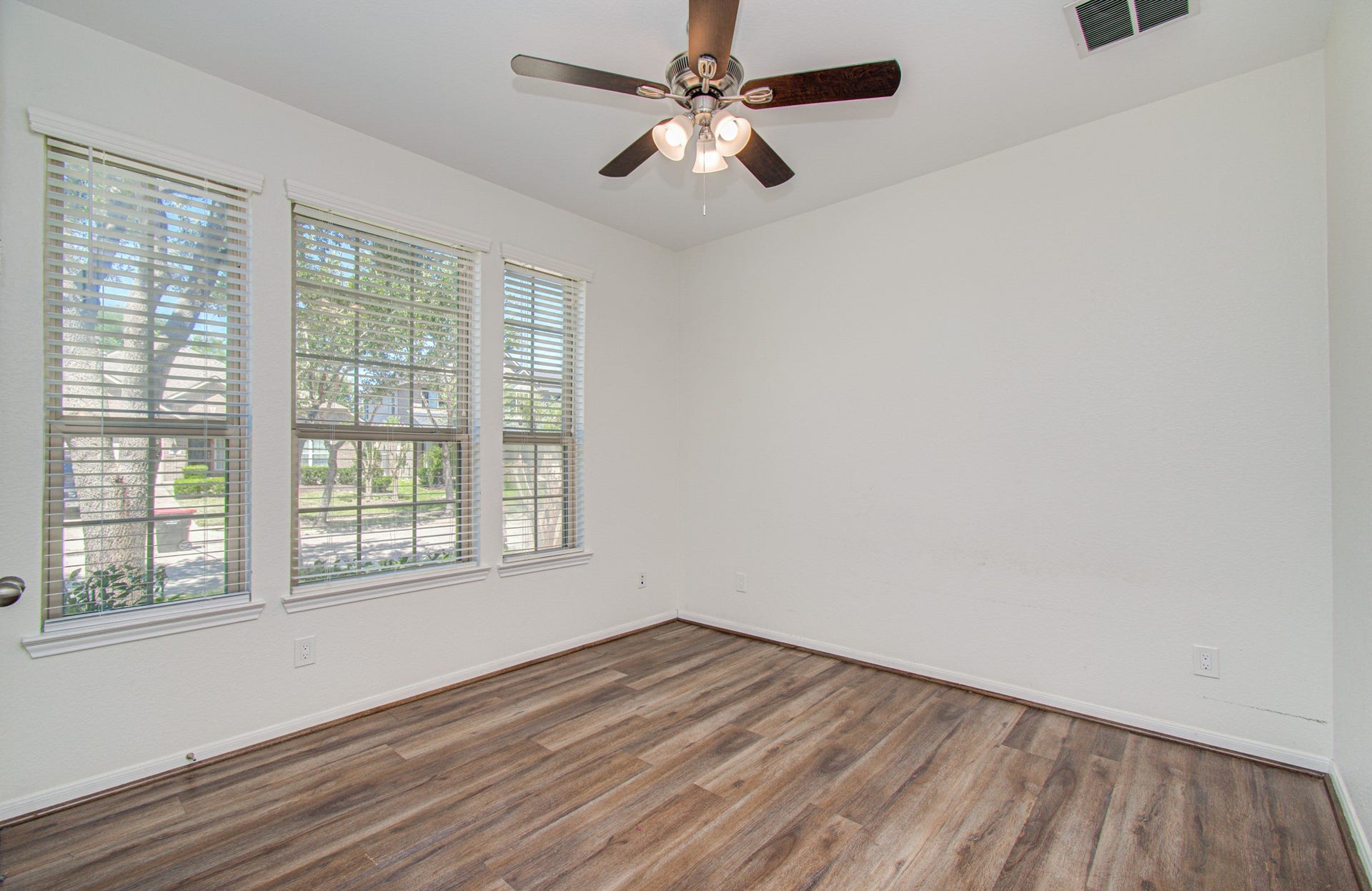 6030 Clymer Meadow, Missouri City, TX 77459 6030 Clymer Meadow, Missouri City, TX 77459