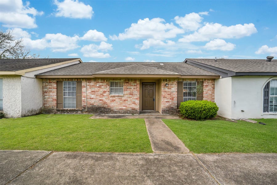 Property photo for 7265 Chasewood Drive, Houston, TX