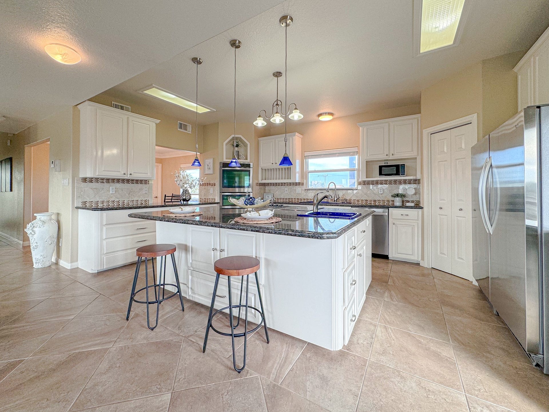 1303 Tiki Drive, Tiki Island, TX 77554 1303 Tiki Drive, Tiki Island, TX 77554