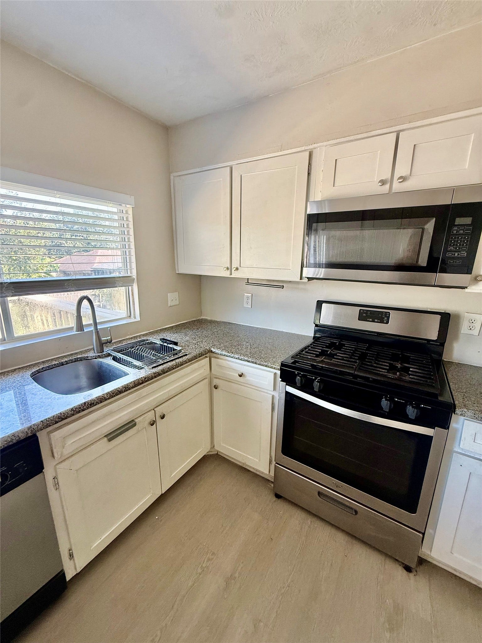 3403 Meadowview Dr, Missouri City, TX 77359 3403 Meadowview Dr, Missouri City, TX 77359