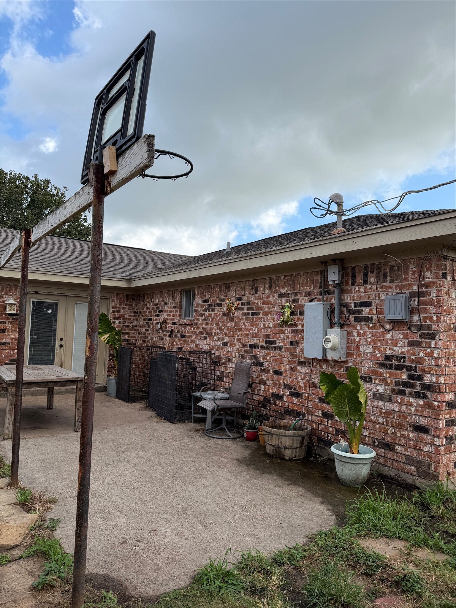 2225 34th Avenue N, Texas City, TX 77590 2225 34th Avenue N, Texas City, TX 77590