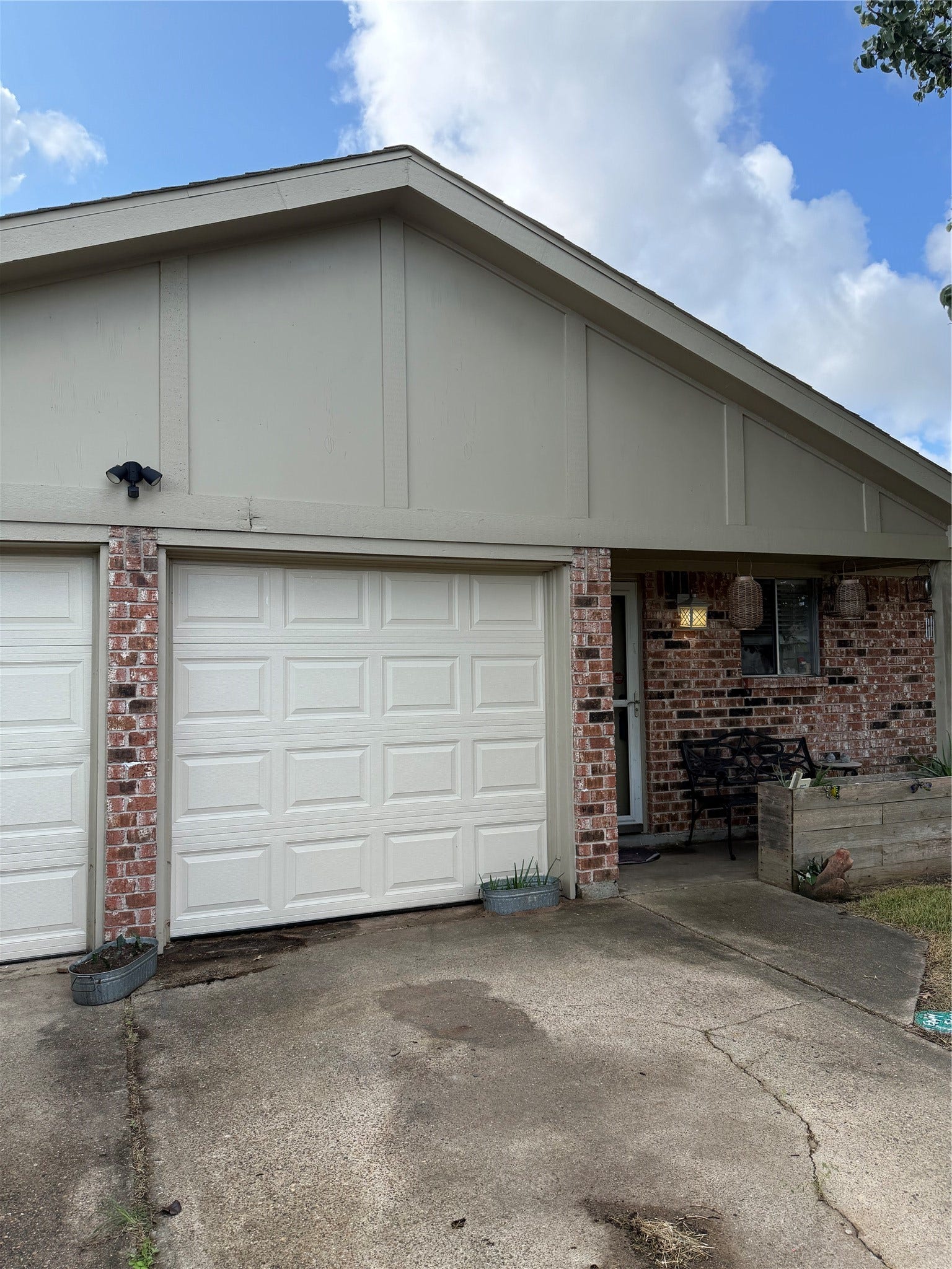 2225 34th Avenue N, Texas City, TX 77590 2225 34th Avenue N, Texas City, TX 77590