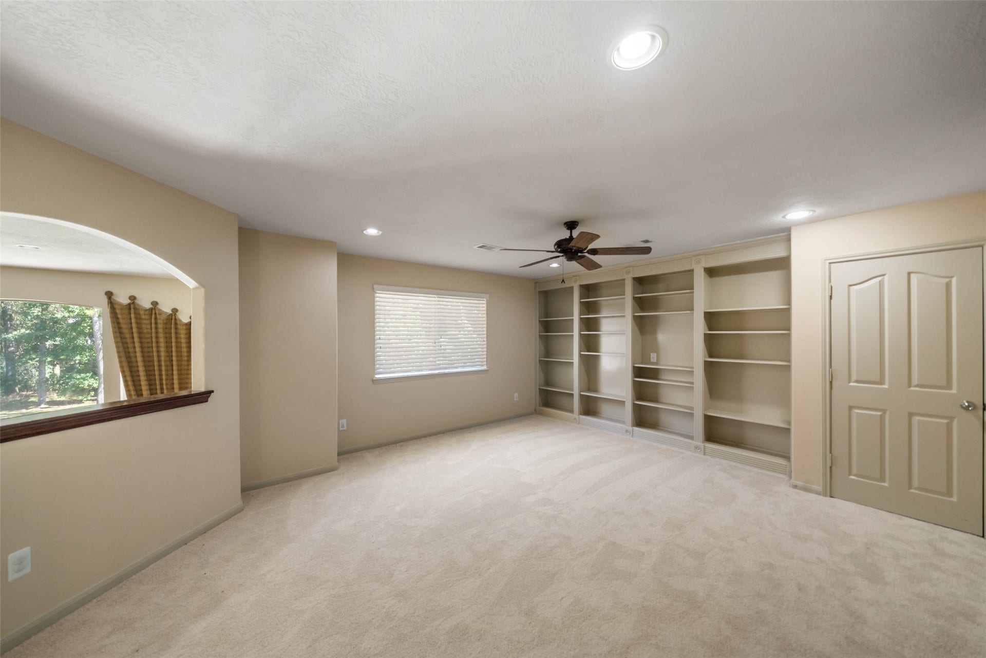 12210 Hallowed Oaks, Magnolia, TX 77354 12210 Hallowed Oaks, Magnolia, TX 77354