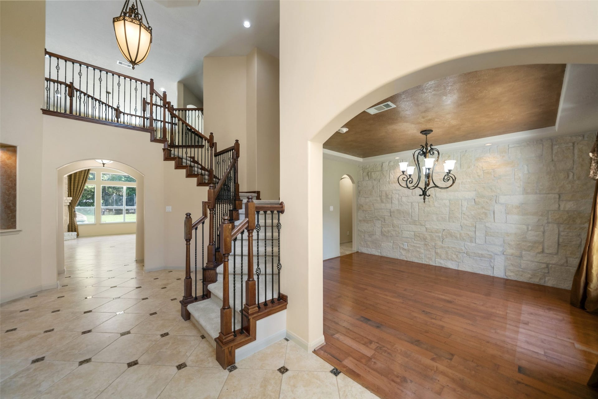 12210 Hallowed Oaks, Magnolia, TX 77354 Front Entry