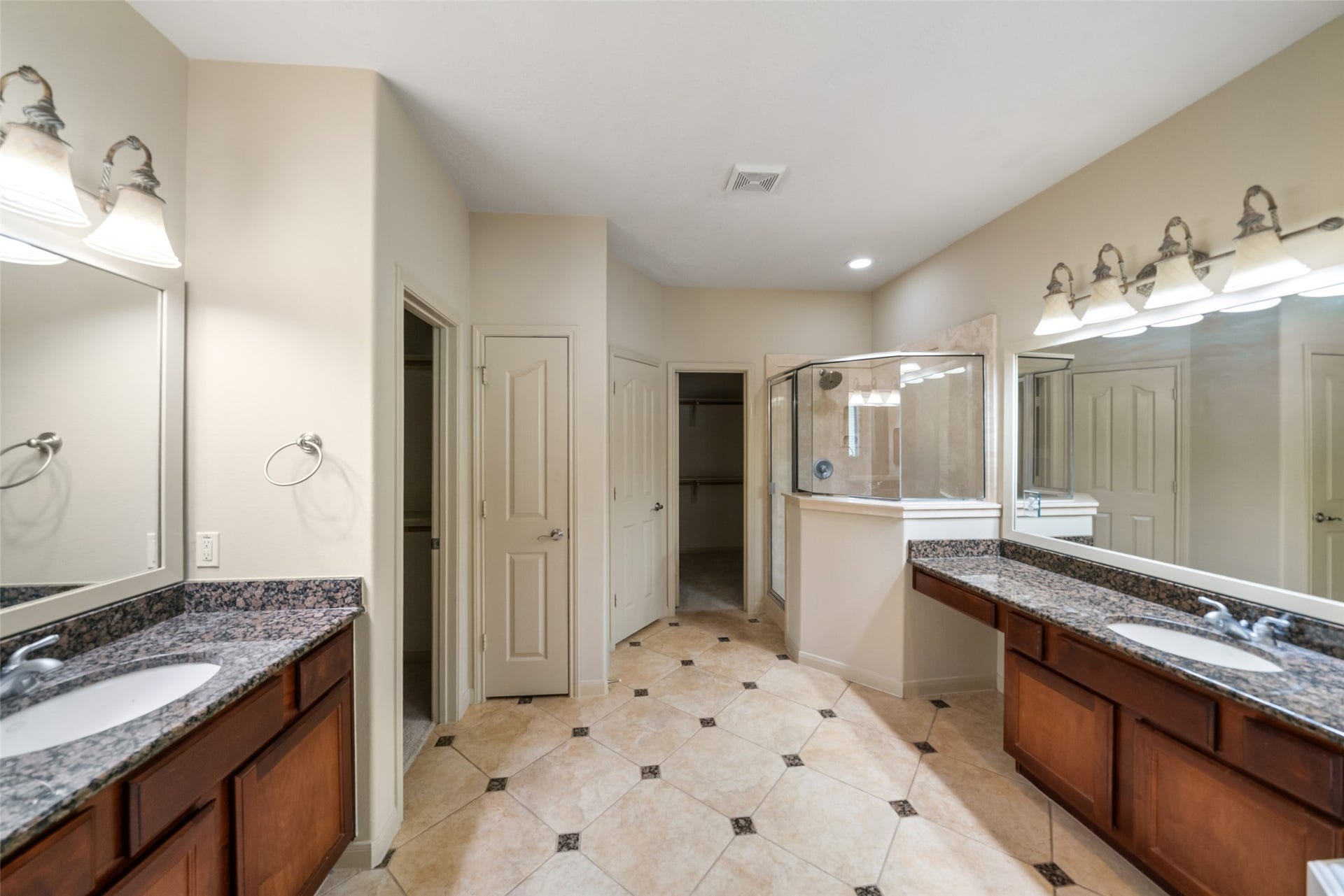 12210 Hallowed Oaks, Magnolia, TX 77354 Primary Bathroom