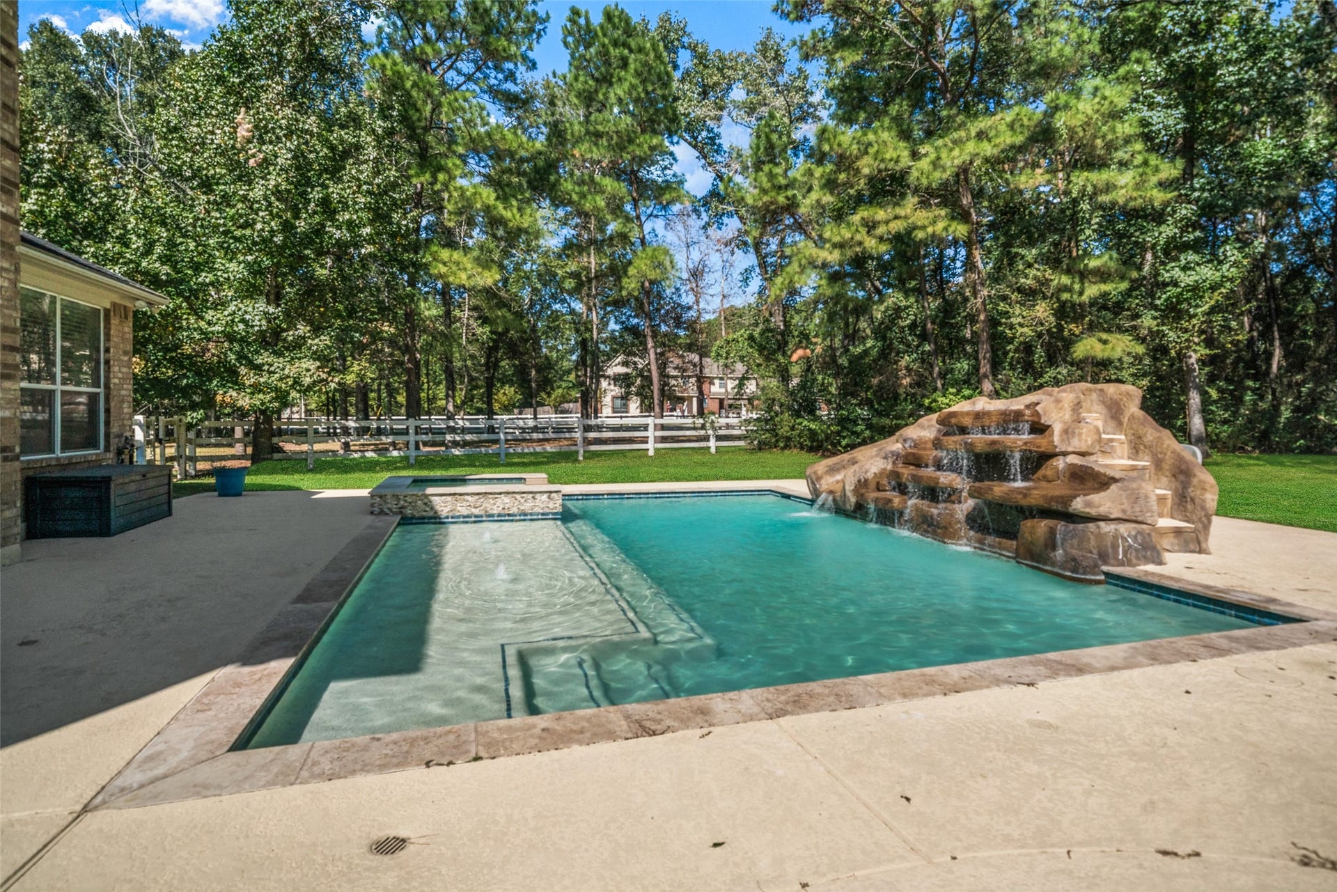 12210 Hallowed Oaks, Magnolia, TX 77354 Pool was built in 2021