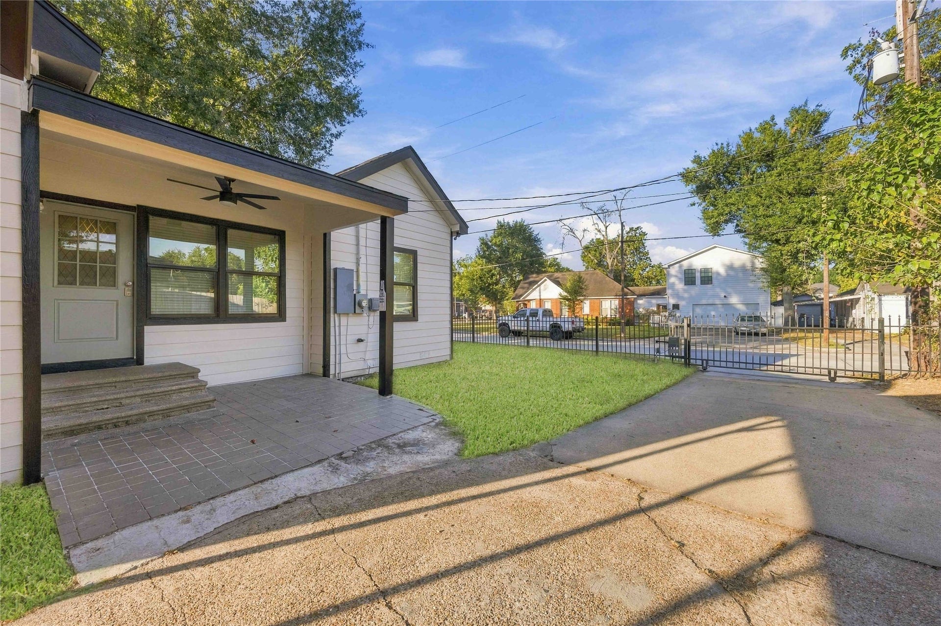 503 4th Street, Humble, TX 77338