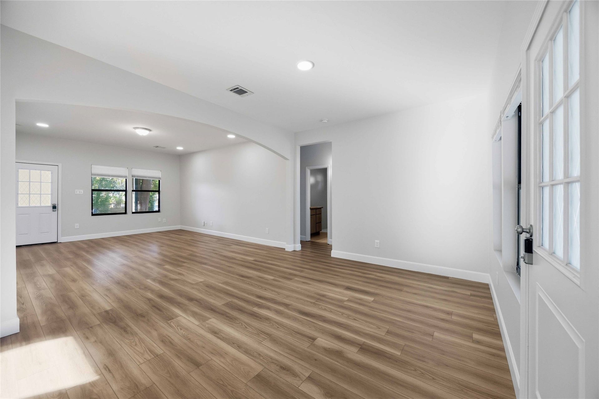 503 4th Street, Humble, TX 77338