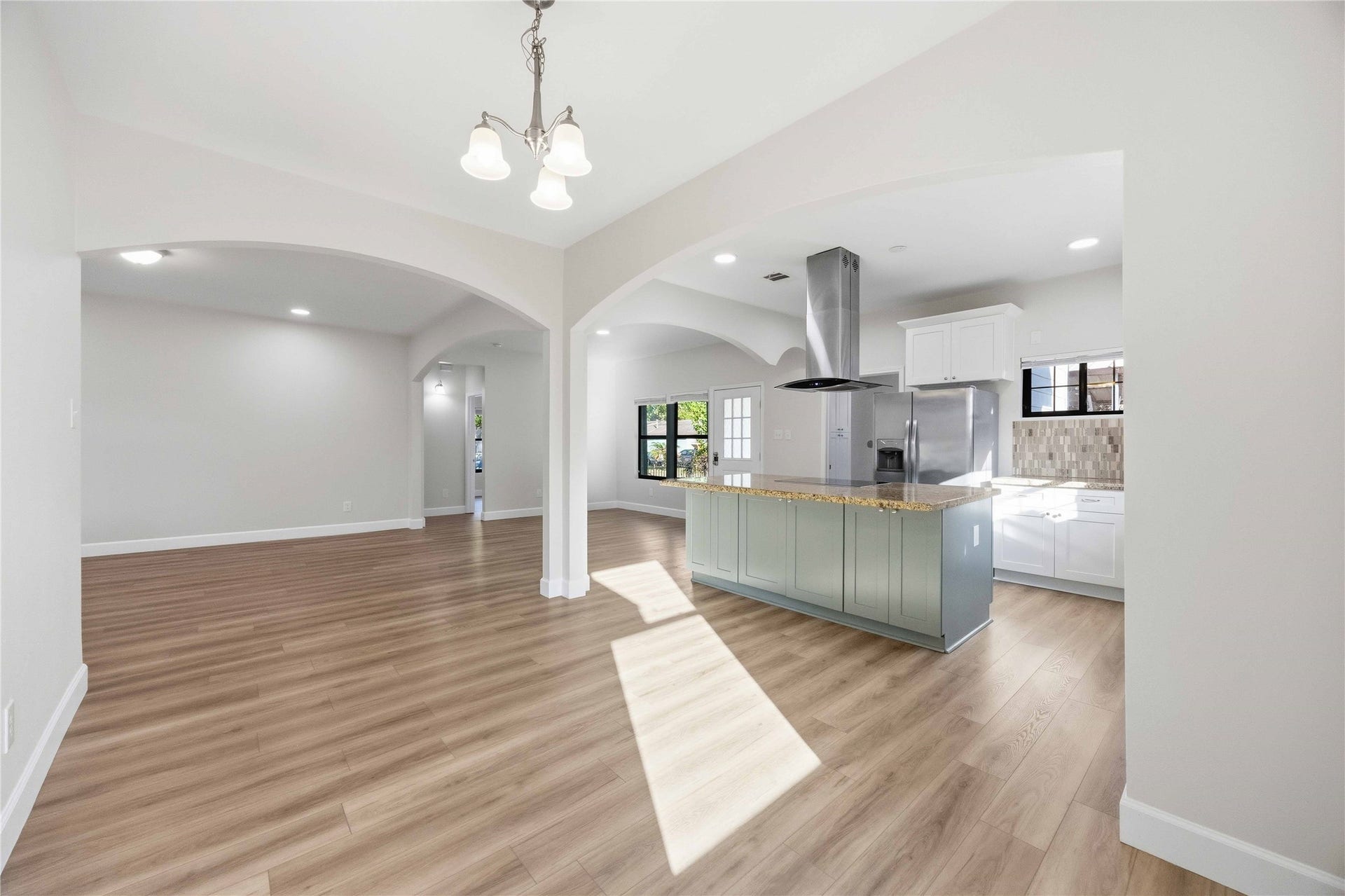 503 4th Street, Humble, TX 77338