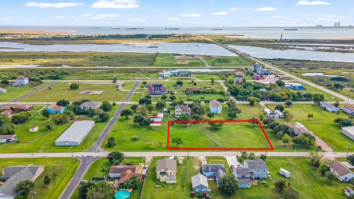 813 Nelson Avenue, Port Bolivar, TX 77650 Lot 17 available for purchase with 813 Nelson Avenue Lot