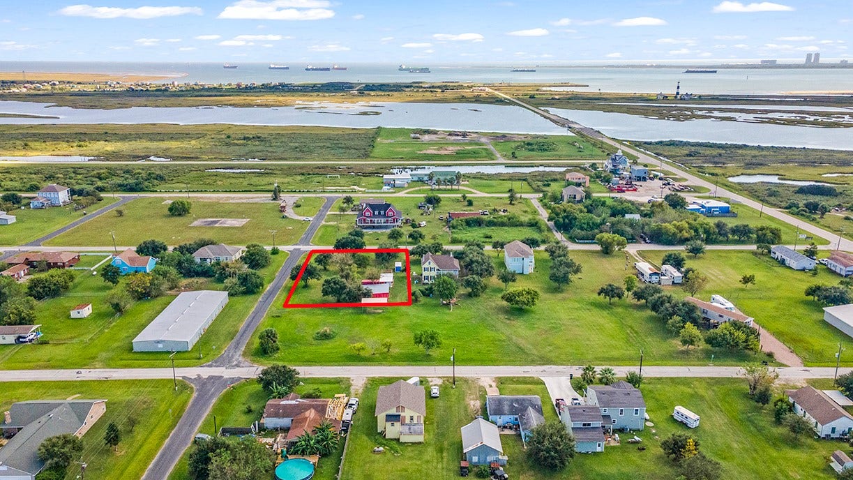 813 Nelson Avenue, Port Bolivar, TX 77650 Lot 9 available for purchase with 813 Nelson Avenue Lot