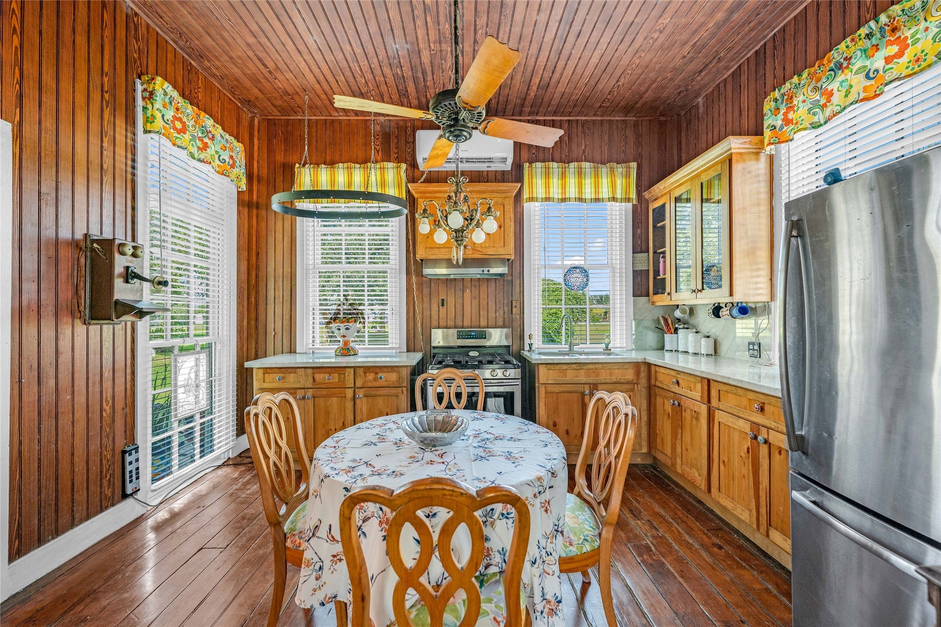 813 Nelson Avenue, Port Bolivar, TX 77650 813 Nelson Avenue, Port Bolivar, TX 77650