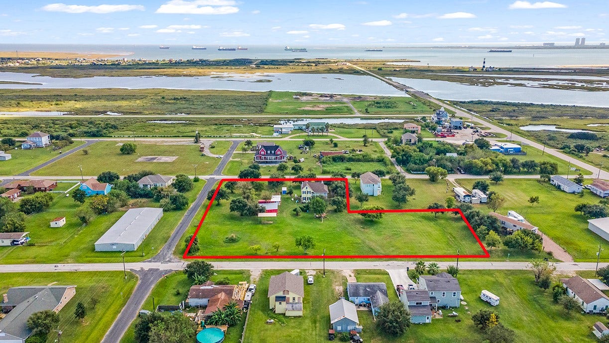 813 Nelson Avenue, Port Bolivar, TX 77650 The Home Lot with adjacent 3 lots totaling 1.6 acres