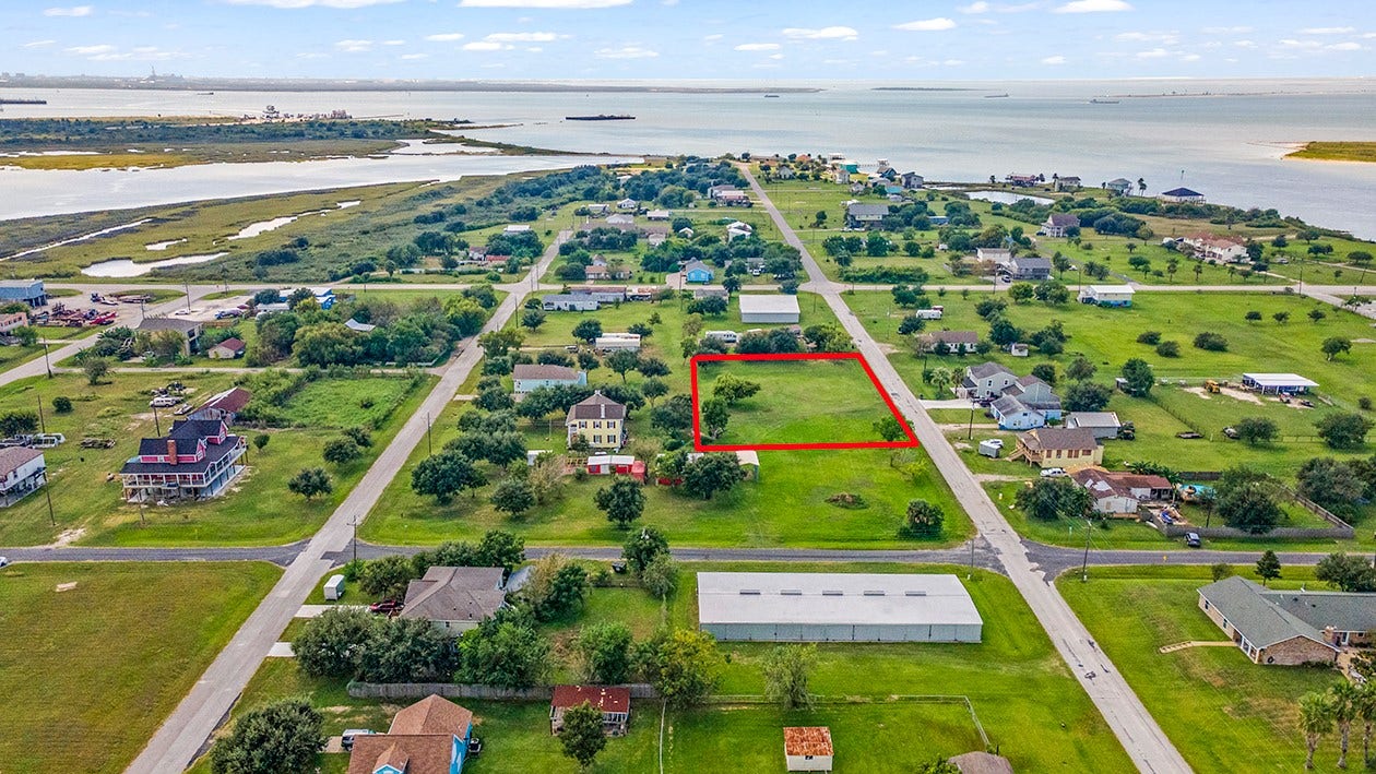 813 Nelson Avenue, Port Bolivar, TX 77650 Lot 17 available for purchase with 813 Nelson Avenue Lot