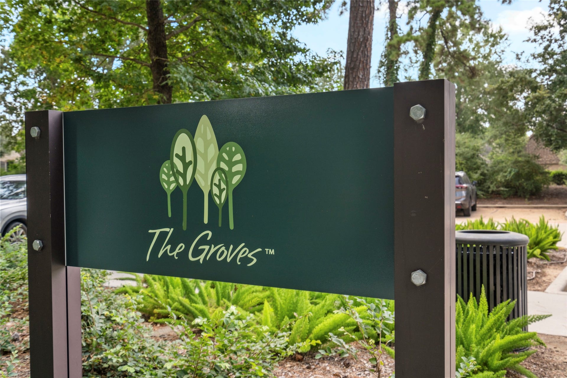 16955 Chapel Knox Drive, Humble, TX 77346 The Groves community in Humble, Texas, offering neighborhood amenities and outdoor recreation near 16955 Chapel Knox Drive.