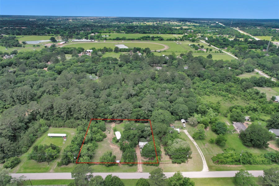 Property photo for 32117 Old Hempstead Road, Magnolia, TX