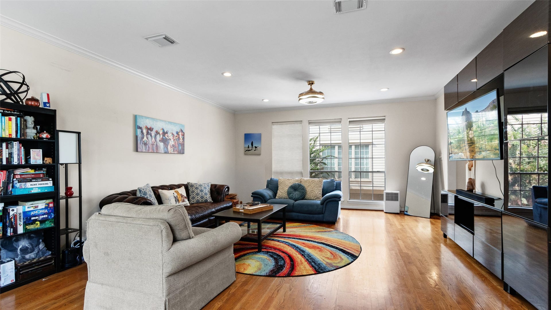 Second floor livingroom