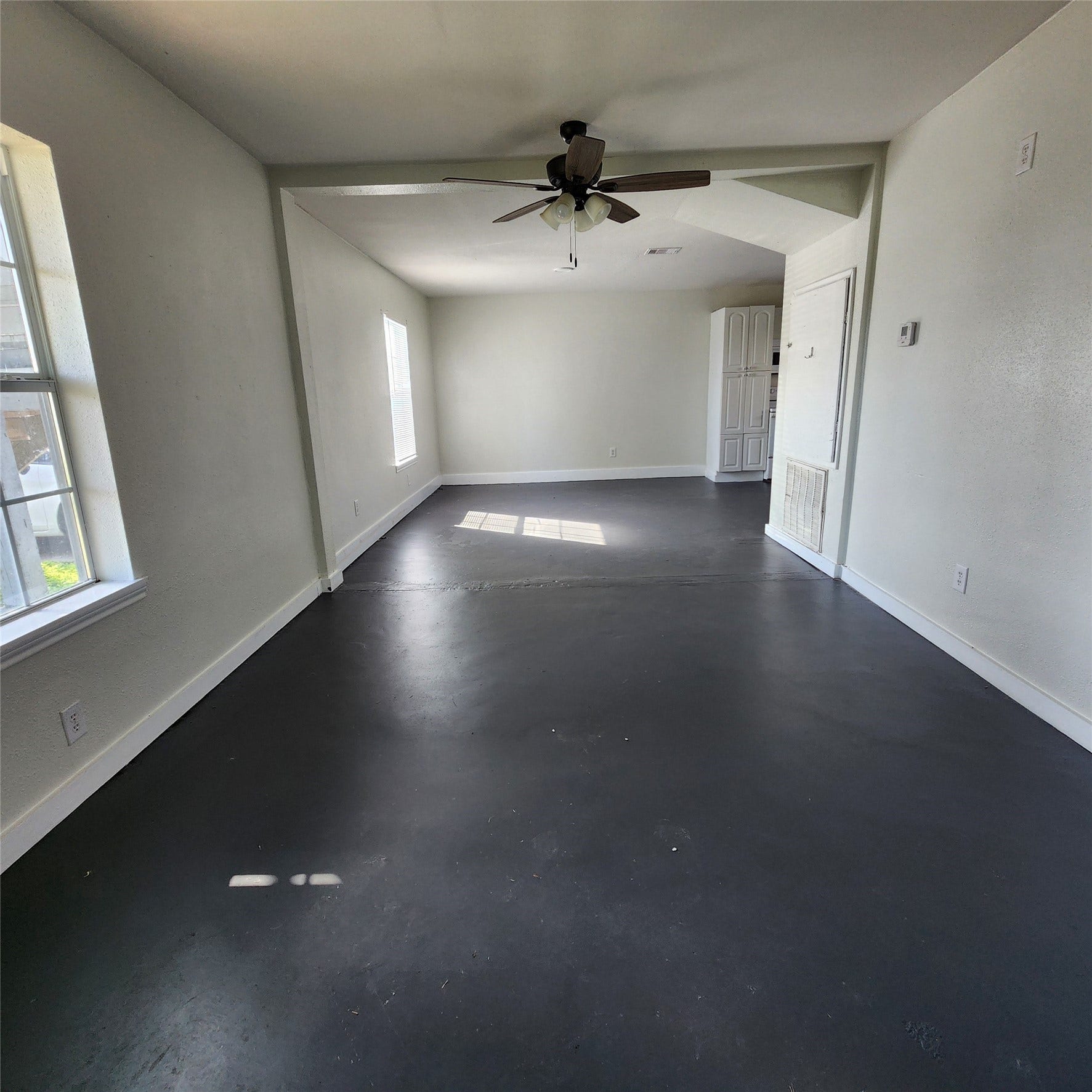 4710 Pelican Street, #1, Hitchcock, TX 77563 Spacious downstairs unit. WATER AND ELECTRIC INCLUDED.