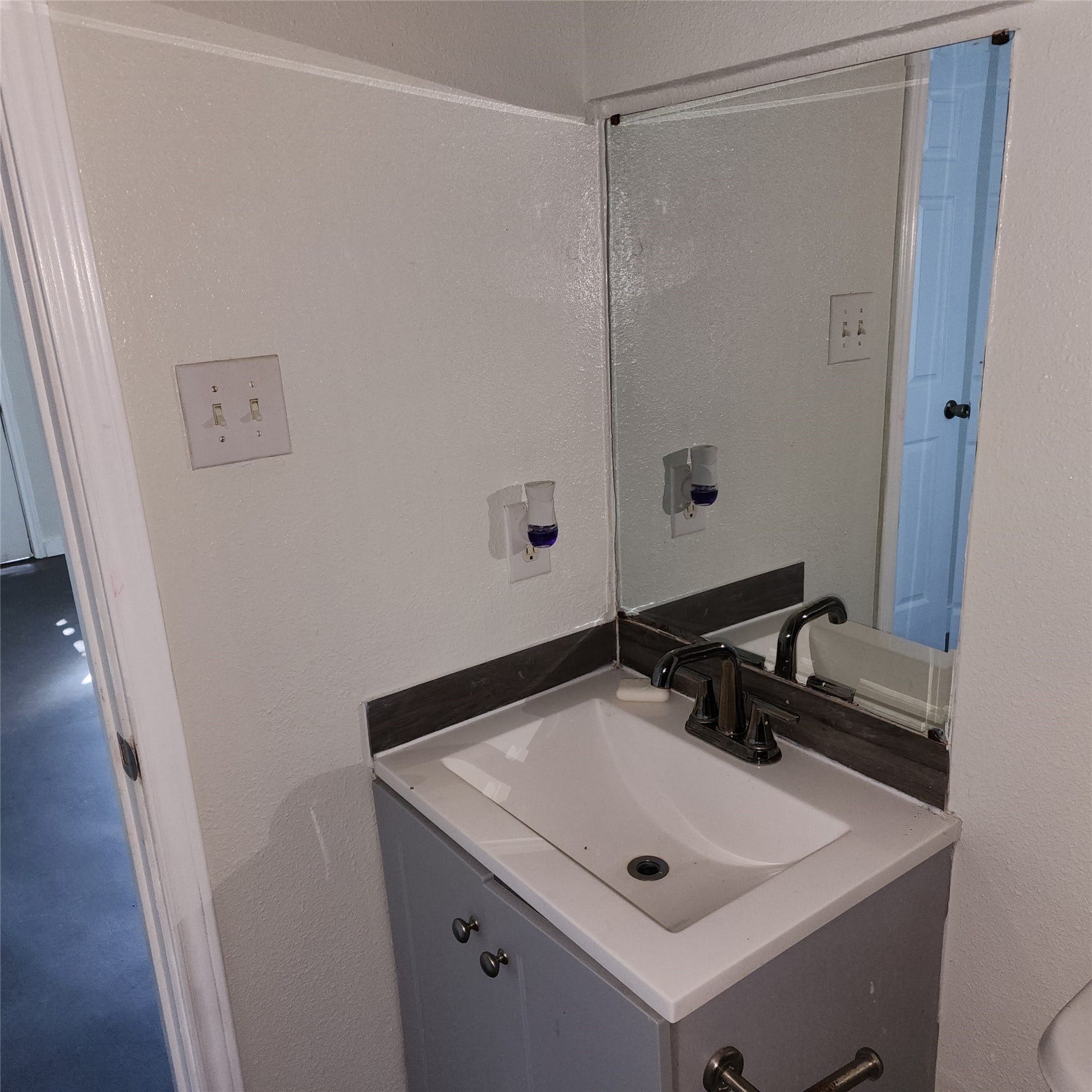 4710 Pelican Street, #1, Hitchcock, TX 77563 4710 Pelican Street, #1, Hitchcock, TX 77563