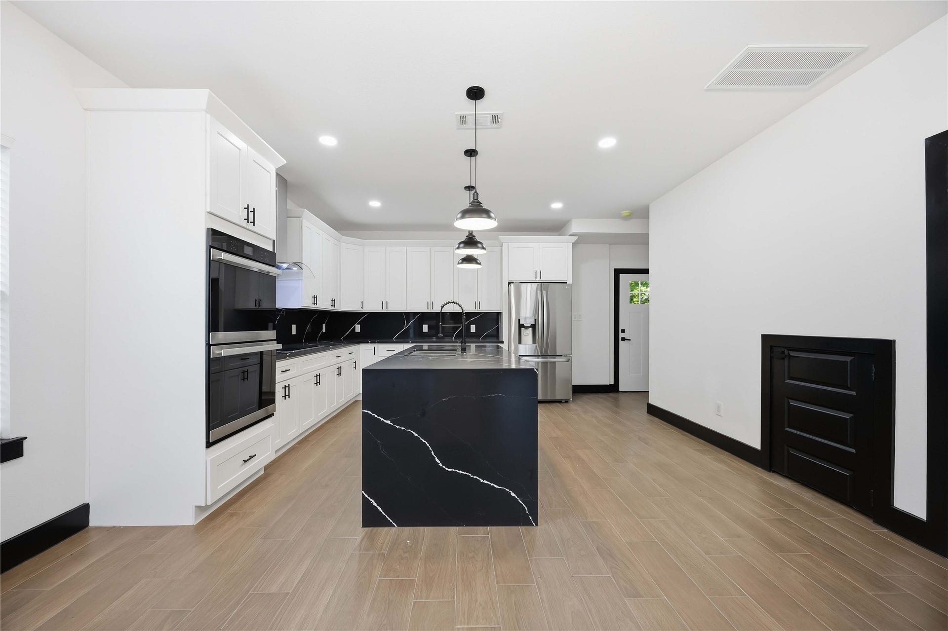 4929 Wilmington Street, #A-B, Houston, TX 77033 4929 Wilmington Street, #A-B, Houston, TX 77033