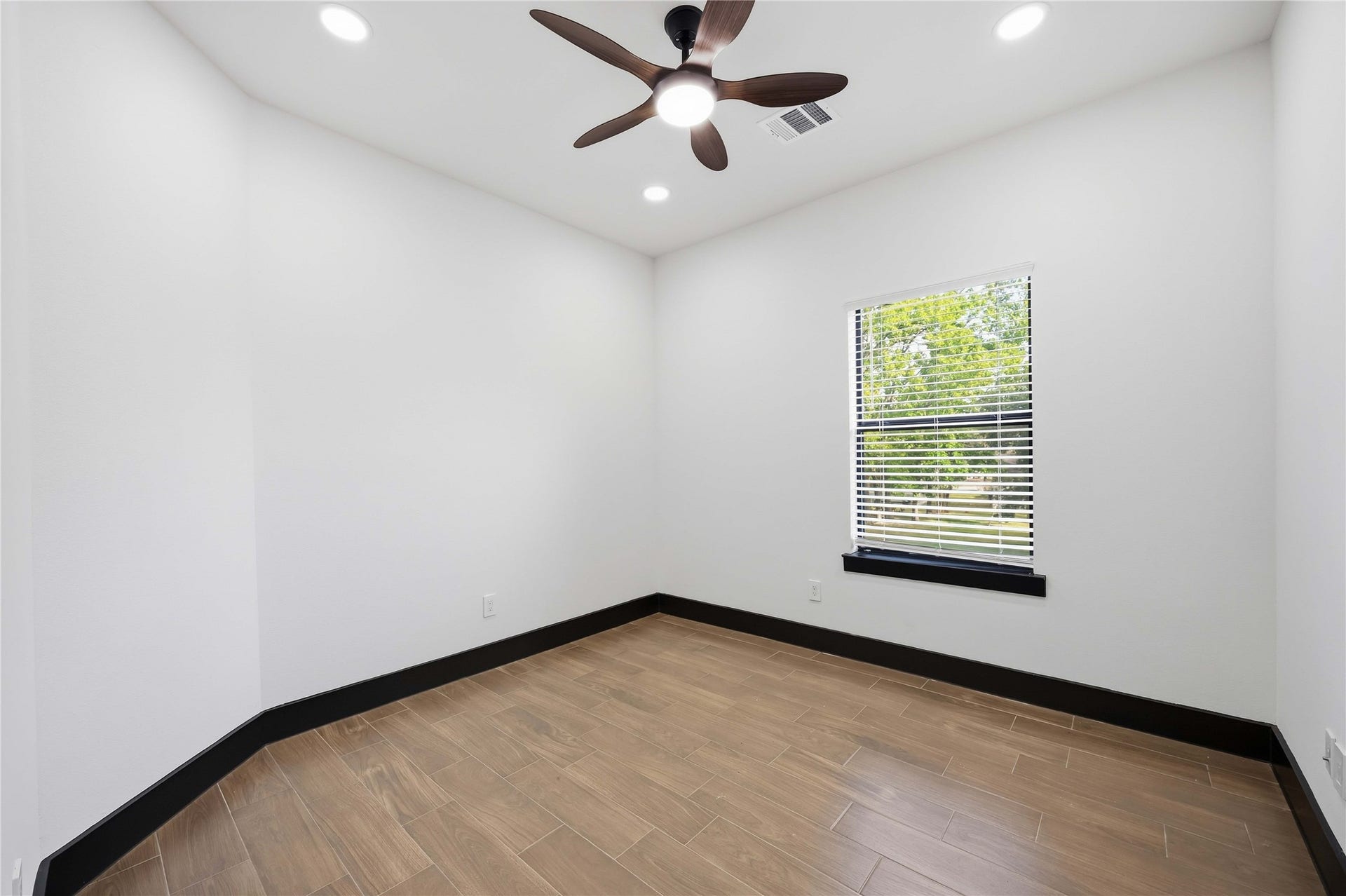 4929 Wilmington Street, #A-B, Houston, TX 77033 4929 Wilmington Street, #A-B, Houston, TX 77033