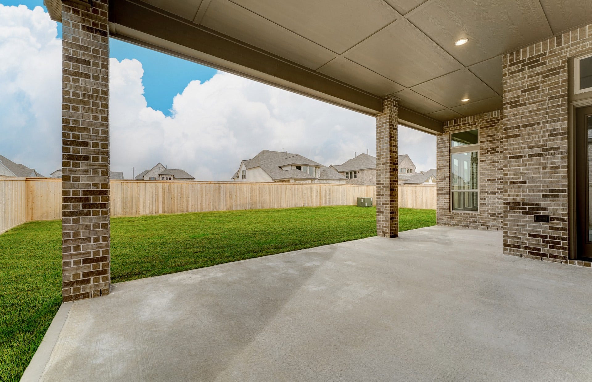 331 Calmato Woods Way, Willis, TX 77318 331 Calmato Woods Way, Willis, TX 77318