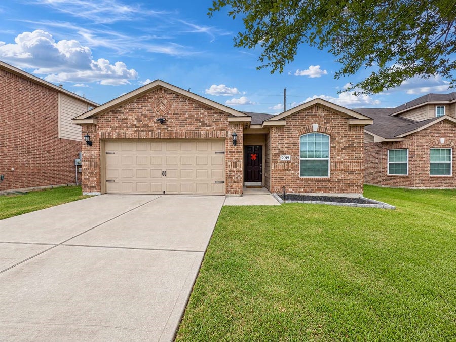 Property photo for 2019 Heath Ridge Lane, Richmond, TX