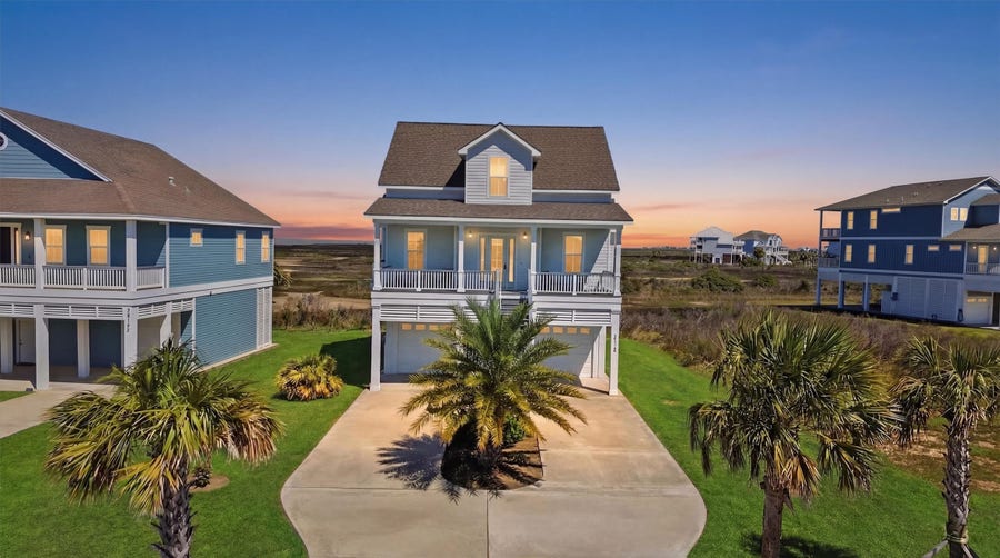 Property photo for 26110 Bay Breeze Drive, Galveston, TX
