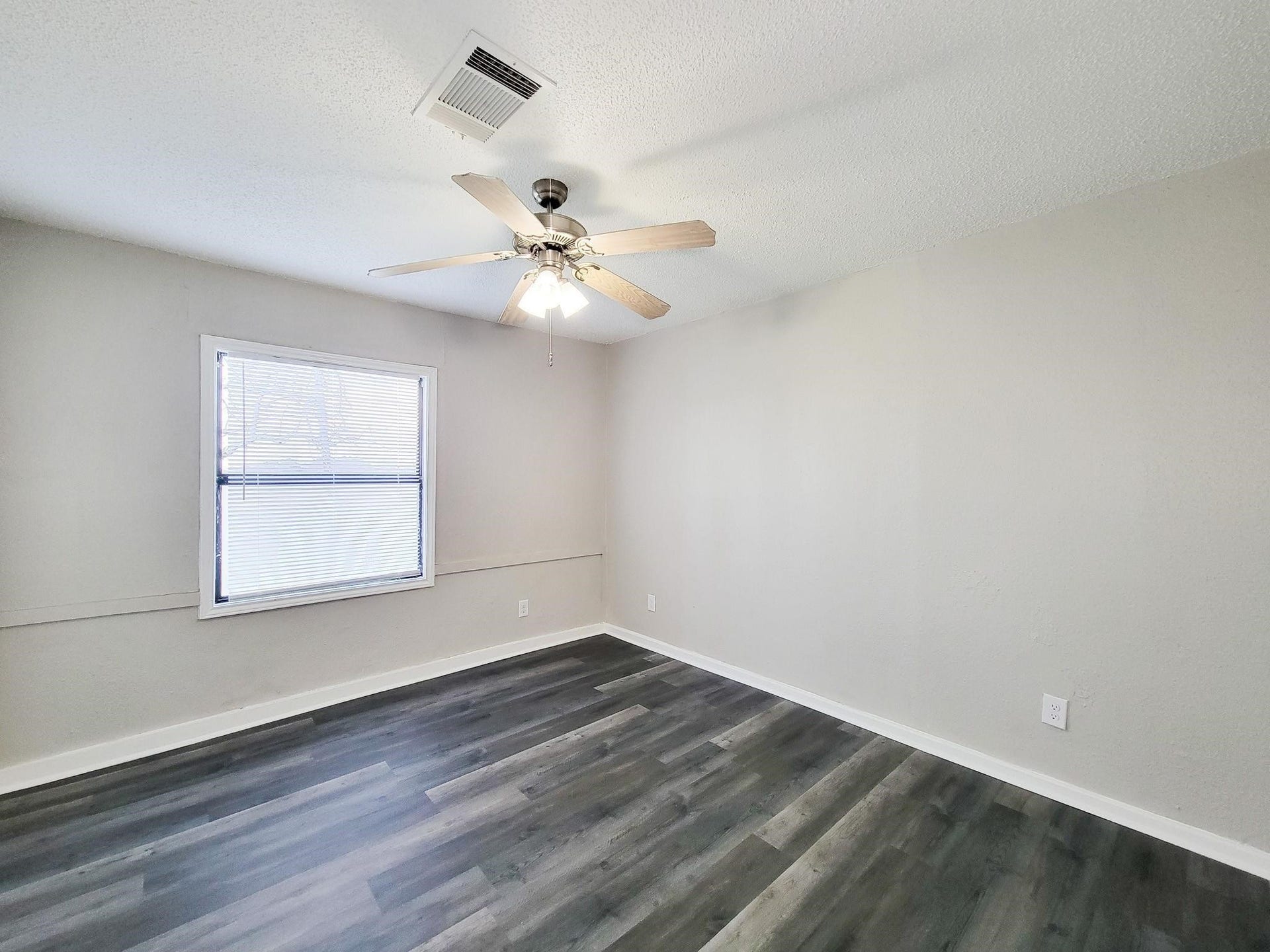 4817 Lawndale Street, La Marque, TX 77568 4817 Lawndale Street, La Marque, TX 77568