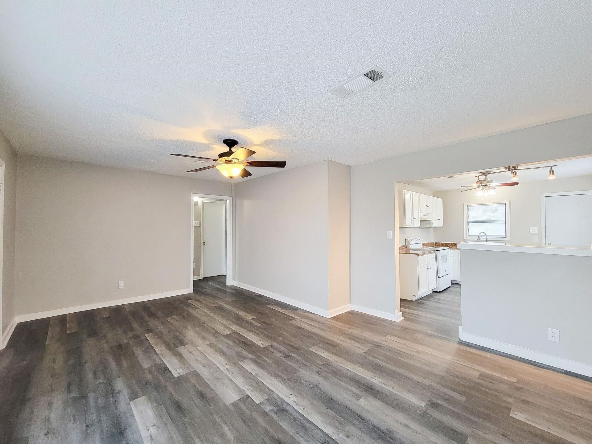 4817 Lawndale Street, La Marque, TX 77568 4817 Lawndale Street, La Marque, TX 77568