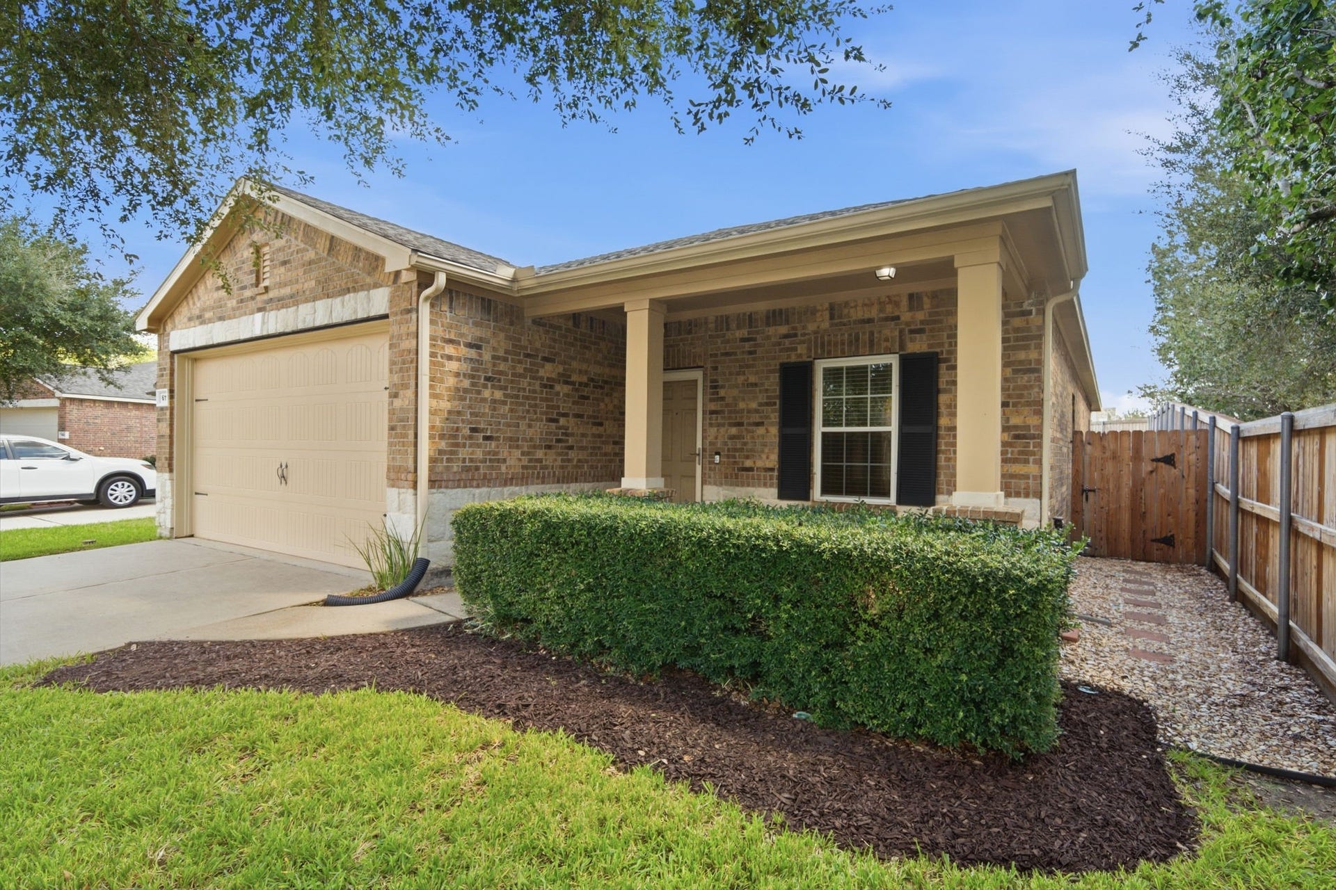 611 E Newport Bend, Katy, TX 77494 611 E Newport Bend, Katy, TX 77494