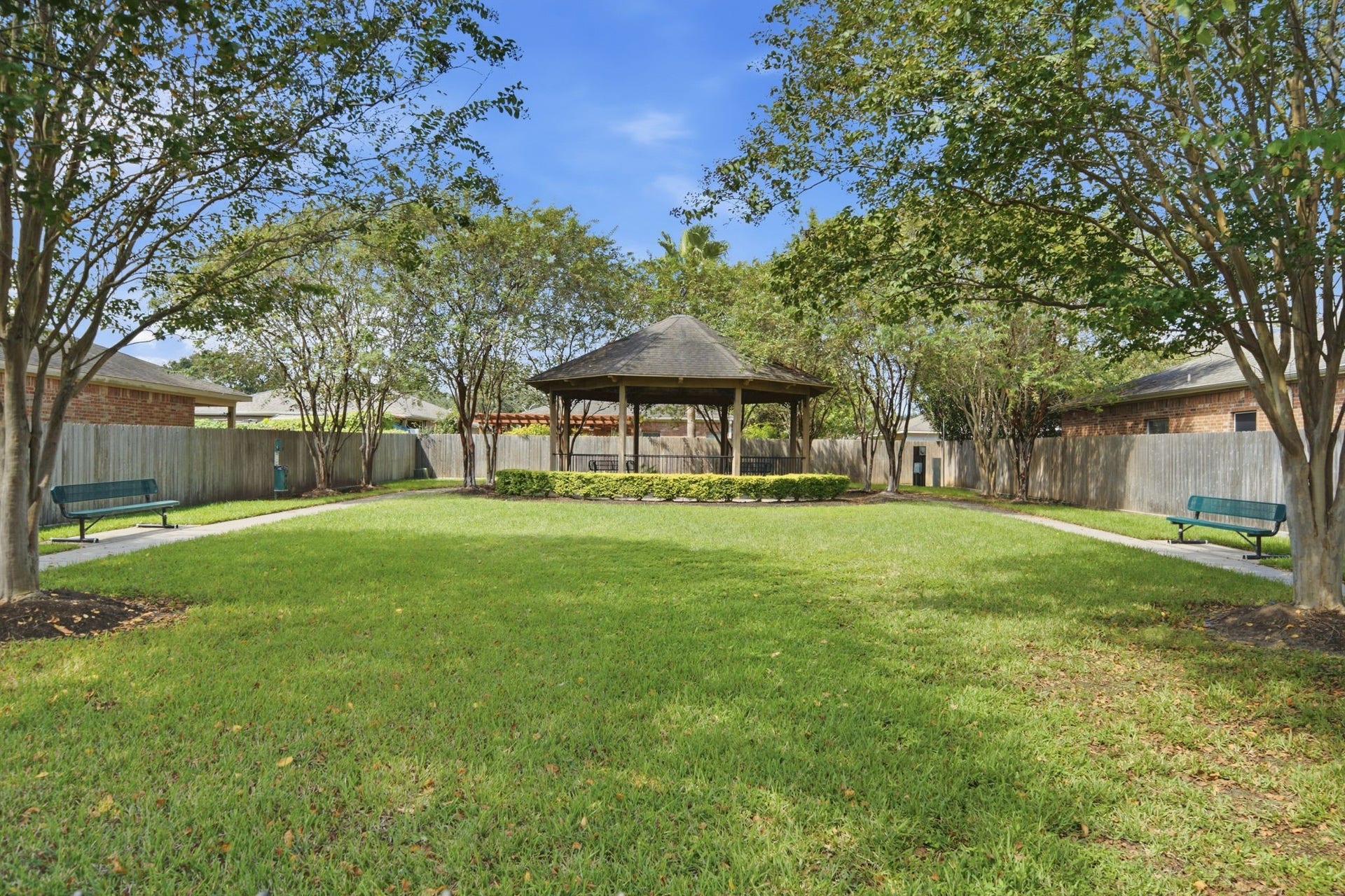 611 E Newport Bend, Katy, TX 77494 611 E Newport Bend, Katy, TX 77494